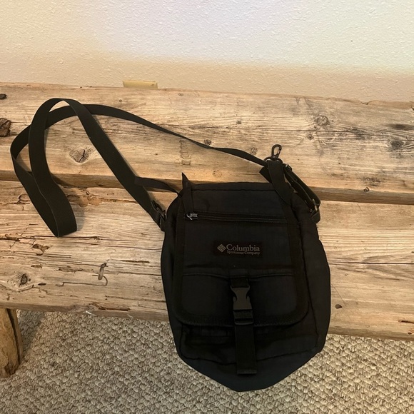 Columbia Black Women’s Crossbody Travel Bag - Picture 14 of 14